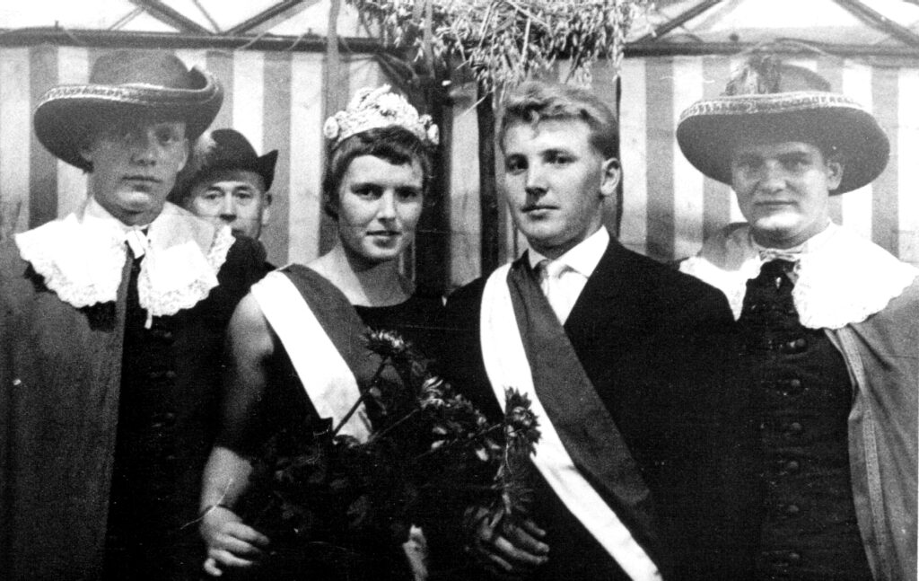 Erntekönigspaar 1964: Konrad Pohlmeier und Elisabeth Pape