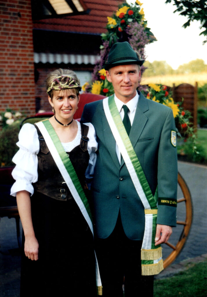 Erntekönigspaar 1999: Georg und Claudia Siegenbrink