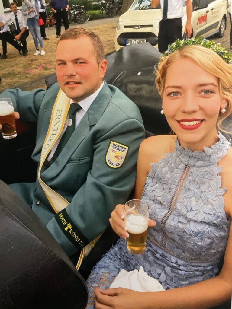 Erntekönigspaar 2018: Jens Rübbelke und Madeleine Henkenjohann